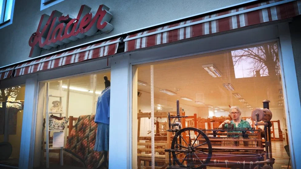 Klädaffären blir vävcentrum i Klintehamn.