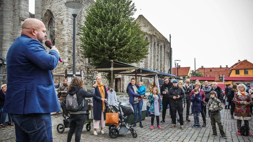 Magnus Olsson vill se fler aktiviteter på Stora torget. Här under Visbydagen 2018.
