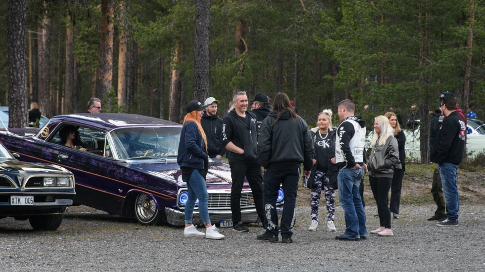 Lördagen går i bilarnas tecken. Dagen börjar med Keymeet på Arcusparkeringen och framåt middagstid förväntas vårcruisingen starta.