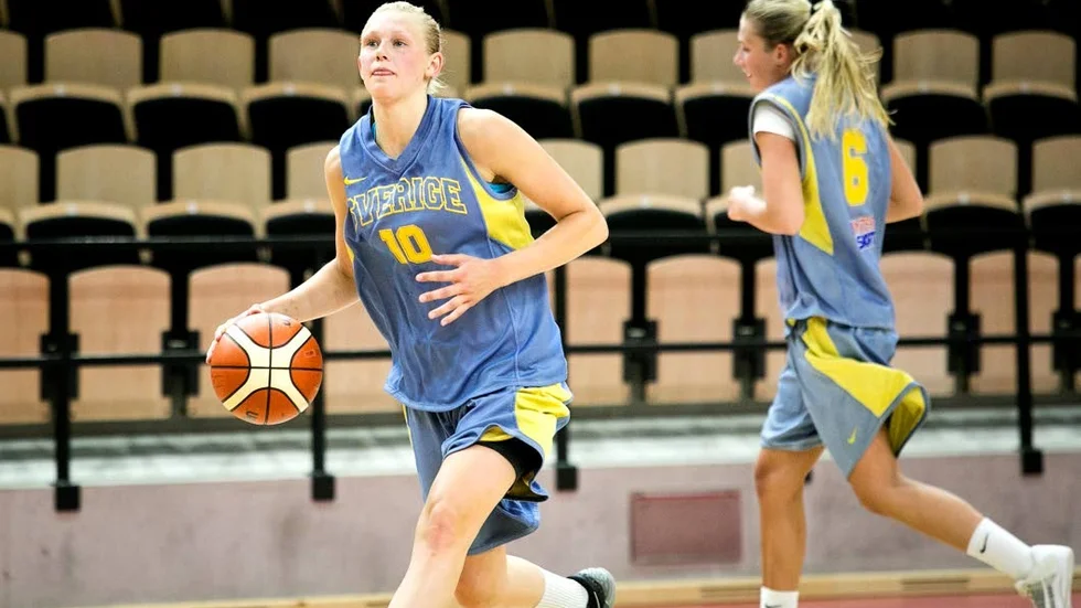 Visby Ladies-spelaren Elin Sjöberg ska försöka ta en plats i U20-landslaget som ska spela EM senare i sommar.
