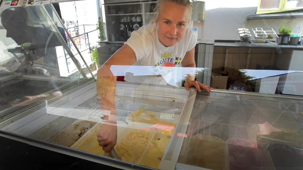 Klara Schultz tycker inte länsstyrelsen är konsekventa när det kommer till dispens inom strandskyddet.