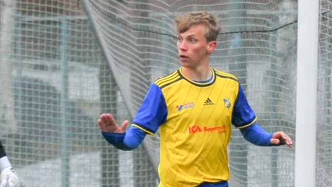 Hampus Stoltz och Lira ålkte på en svidande förlust då Sunnanå gästade Porsön.
