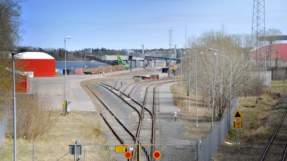 Det blir inga nya malmtransporter från hamnen i Hargshamn. Att rusta järnvägen hit blir för dyrt.