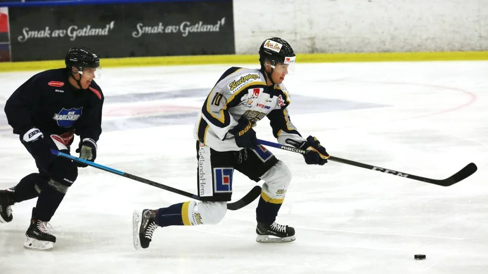 Anton Brandhammar fick matchstraff mot Hudiksvall och blev avstängd i sex matcher. I kväll är han tillbaka och gör hemma­debut mot Segeltorp.