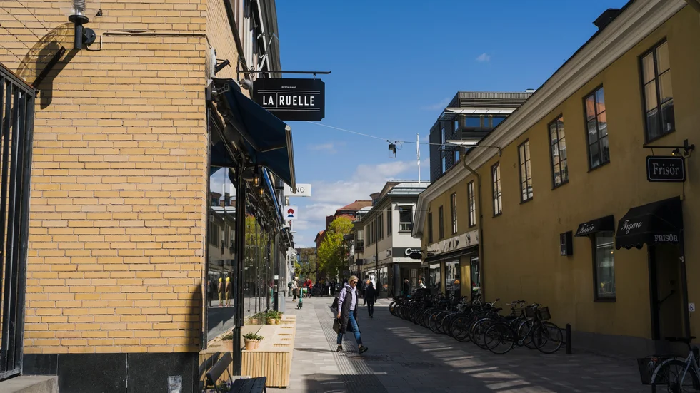 La Ruelle ligger i 60 Kvadrats tidigare lokaler på Bredgränd, och även den nya restaurangen har fokus på mellanrätter och vin.
