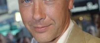 Persbrandt nobbar politiskt våld