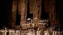 En masscen ur Verdis opera Aida.                                                                       foto: Marty Sohl/Metropolitan Opera