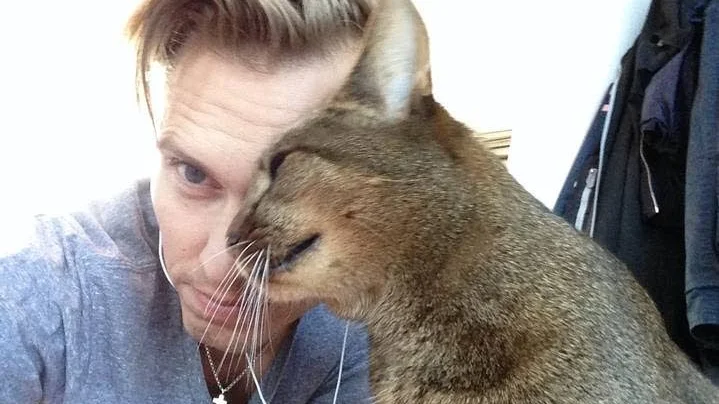 Nu söker Fredrik Emdén nytt hem till sin kändiskatt Totoro
