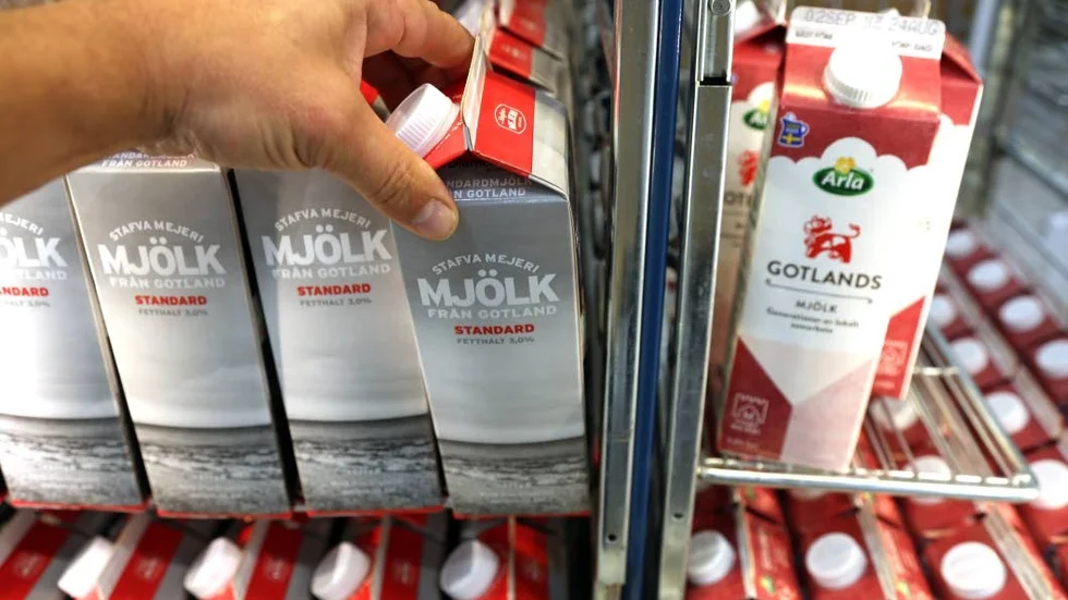 Beslutsångest. Stafva Mejeri eller Arla är ett val många konsumenter fått göra under sommaren.
