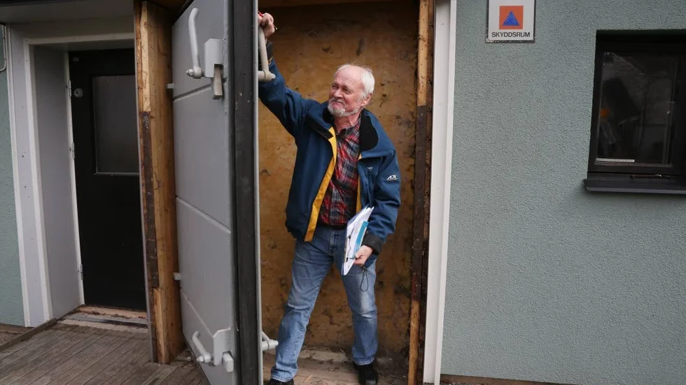 Bengt Åstrand är skyddsrumsinspektör, och har besiktigat några av regionens skyddsrum.