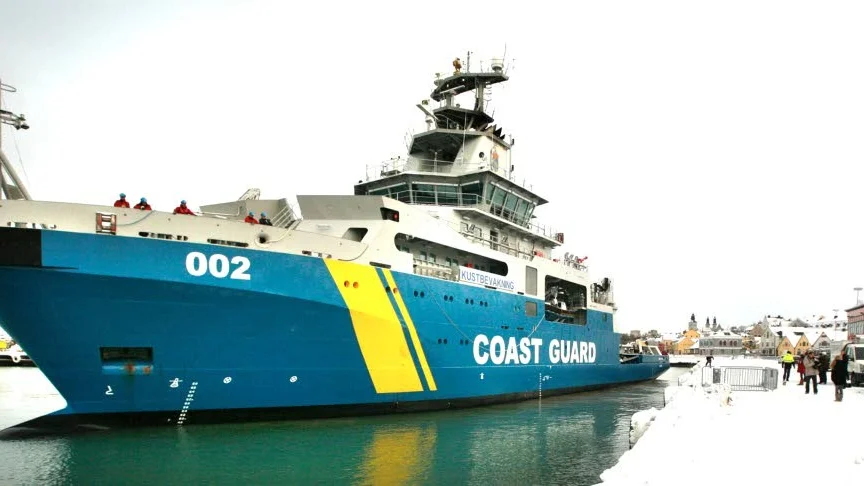 Kustbevakningens fartyg KBV 002 "Triton".