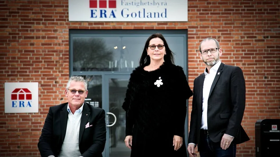 Johan Thomasson, Peter Jakobsson och Caroline Thomasson på Era Gotland Fastighetsbyrå.