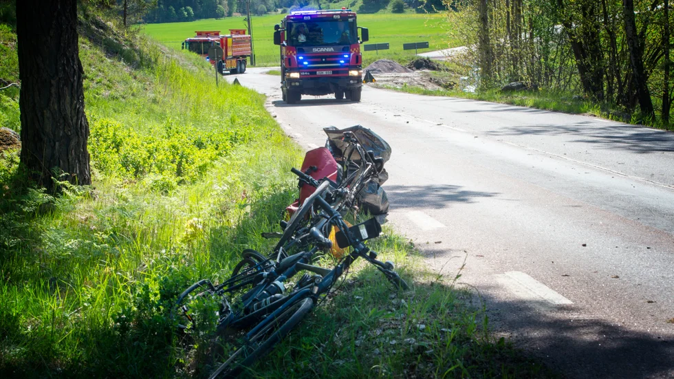 Två cyklister påkörda av personbil utanför Tystberga.