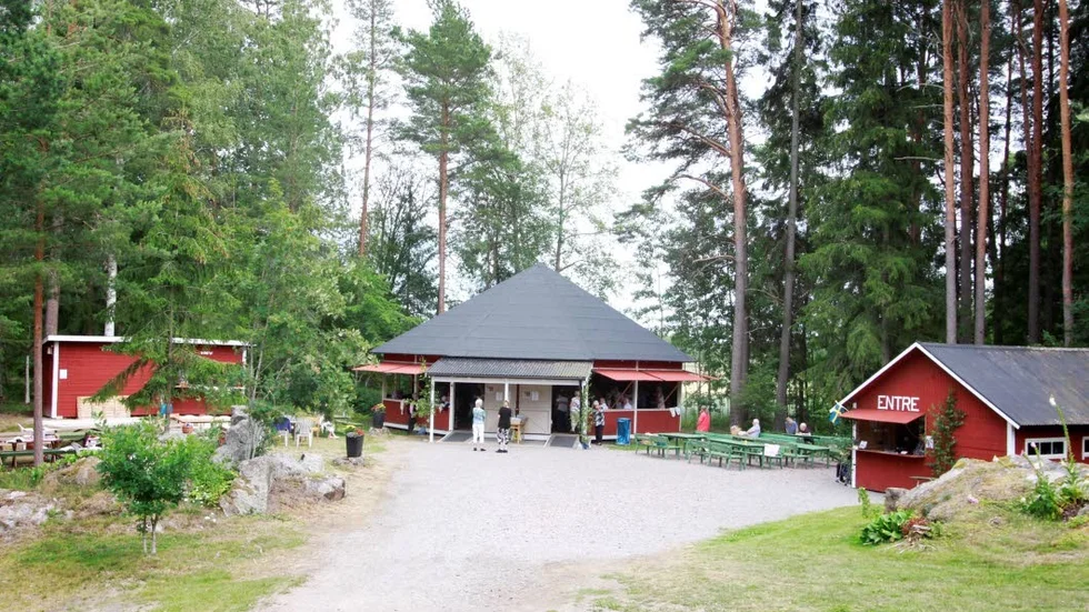 Utemiljön vid Föreningsborg ger lätt en känsla av nostalgi.