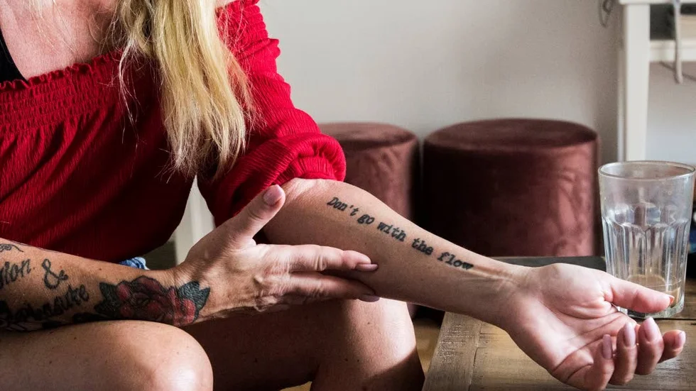 Tatueringen "Don´t go with the flow" var den första Ulrika skaffade.