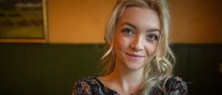 Emelie utpressades av nätpedofil: "Internet är ett öppet minfält" • Skickade bilder till skolan och föräldrarna