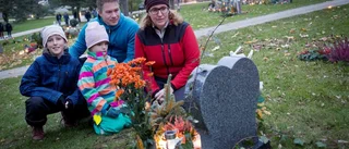 BILDER Gotlänningar strömmade till kyrkogårdarna