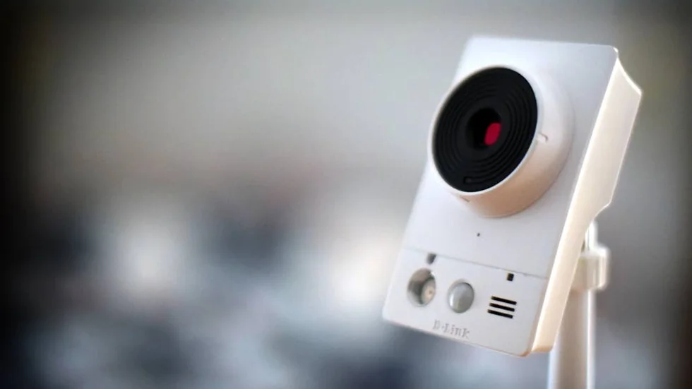 Tillsyn. För två år sedan gjorde socialförvaltningen en pilotstudie med kameror hos fyra personer. Så här ser den kamera ut som ska användas när digital 
nattillsyn i vår införs i flera äldre personers hem. Förhoppning är att det ska leda till ökad livskvalitet och integritet, och för personalen färre resor och därmed minskad miljöbelastning.