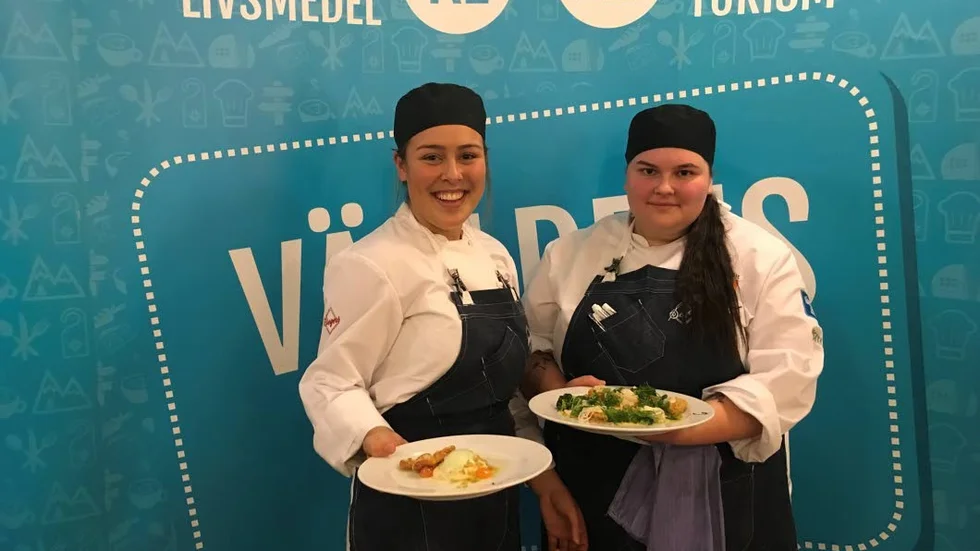 Ebba Erixon och Wilma Österholm på tävlingen i Göteborg.