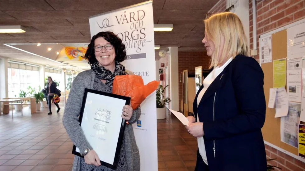 Oväntat. Ann- Kristin Andersson, från Haparanda, fick veta att hon skulle få pris för bara några dagar sedan. Oväntat. Ann- Kristin Andersson, från Haparanda, fick veta att hon skulle få pris för bara några dagar sedan. Det delades ut av Nina Lind, Norrbottens vård- och omsorgscollege.