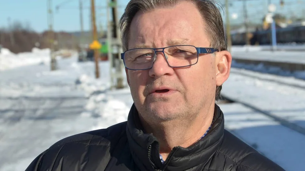 Tommy Hendler beskriver sig själv som en "nördig" person som tycker om att plocka fram uppgifter om människor.