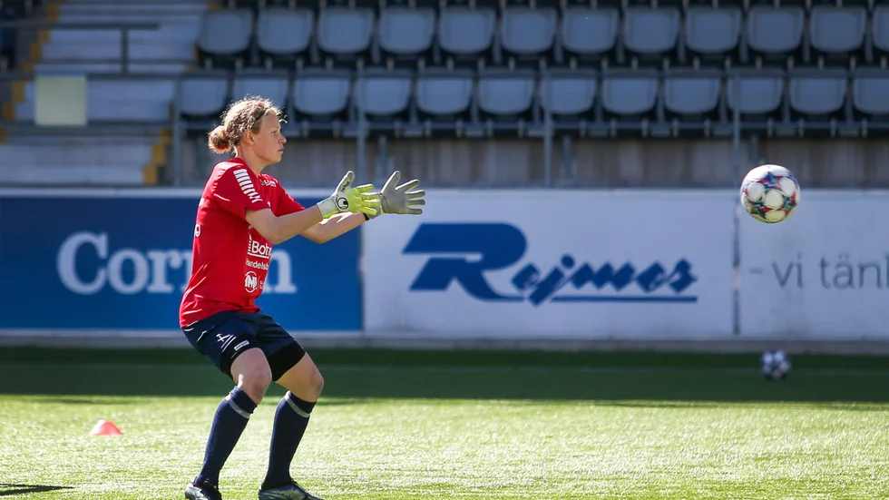 Cajsa Andersson under mindre matchspel på tisdagens träning. 