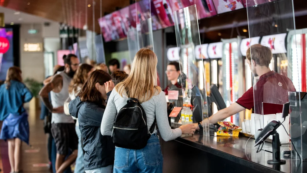 Filmstaden gick ut med uttalat förbud mot medhavt snacks och dryck. Reaktionerna rasade in på sociala medier och nyhetssajter.  