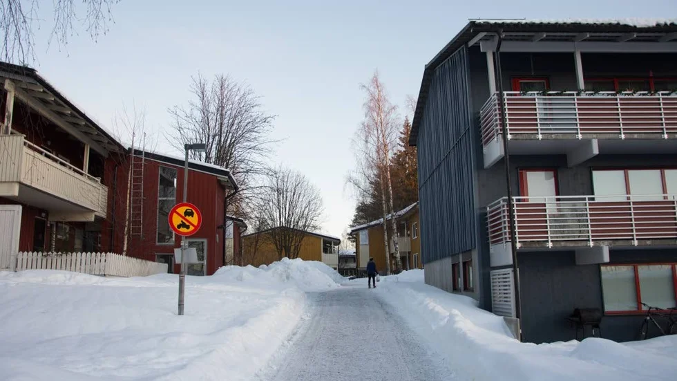 Dags för upprustning. 2015 meddelade Lulebo att 500 lägenheter på Porsön ska renoveras. Den första etappen gjordes klar 2016 (huset till höger). Nästa år kan renoveringen av den andra etappen (huset till vänster) starta, förutsatt att anbuden inte blir för dyra.