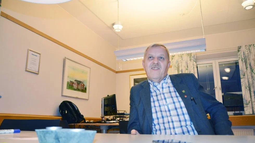 Bakgrund. Bråk om skolnedläggningar ligger till grund för politiska kaoset i Pajala.
