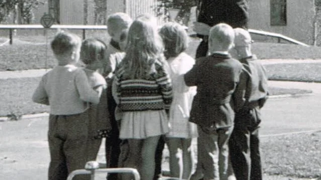 Fika. Varje år avslutades trafiklekskolan med läsk, kaffe och fikabröd från konditori Börje Ohlsson.