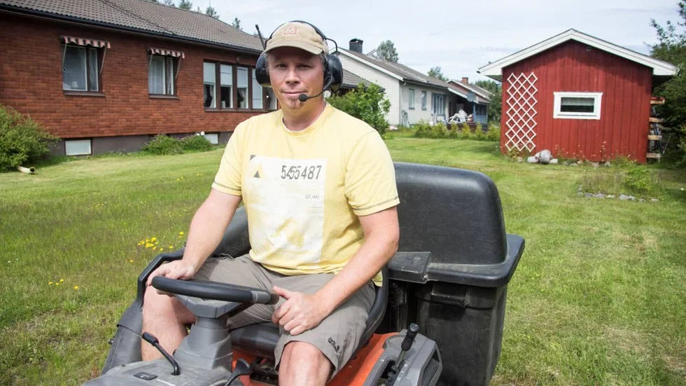 Sven Ussling bedriver uthyrningsverksamhet av ett antal villor i området. Faran för barn och husdjur som nedskräpning utgör drabbar verksamheten negativt. "Jag kan inte hyra ut till turister och barnfamiljer längre", säger han.