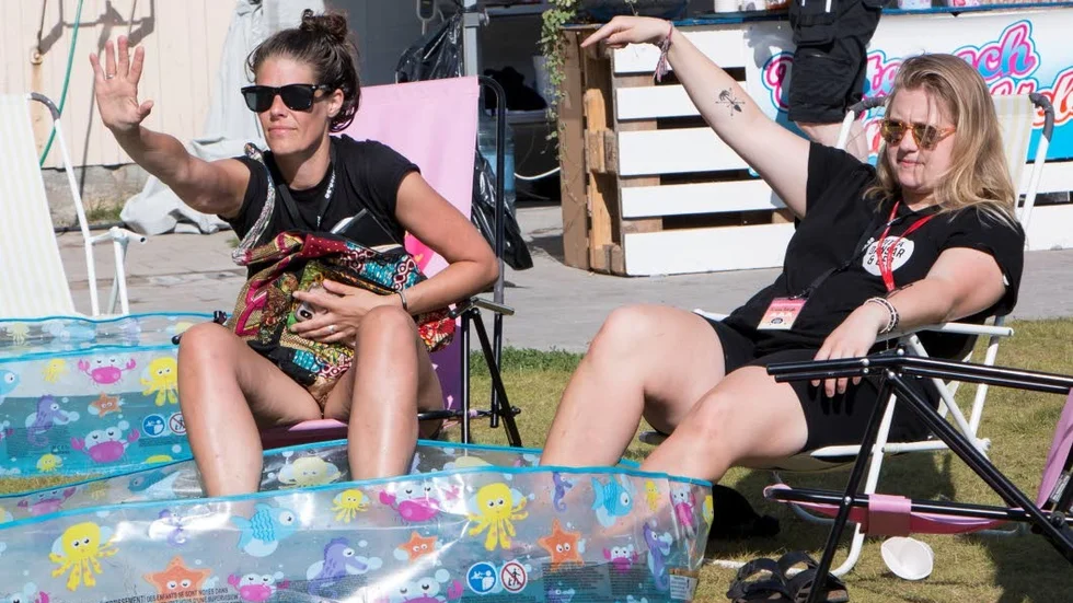 Jenni Lindberg och Felicia Bärgh budar för fullt.