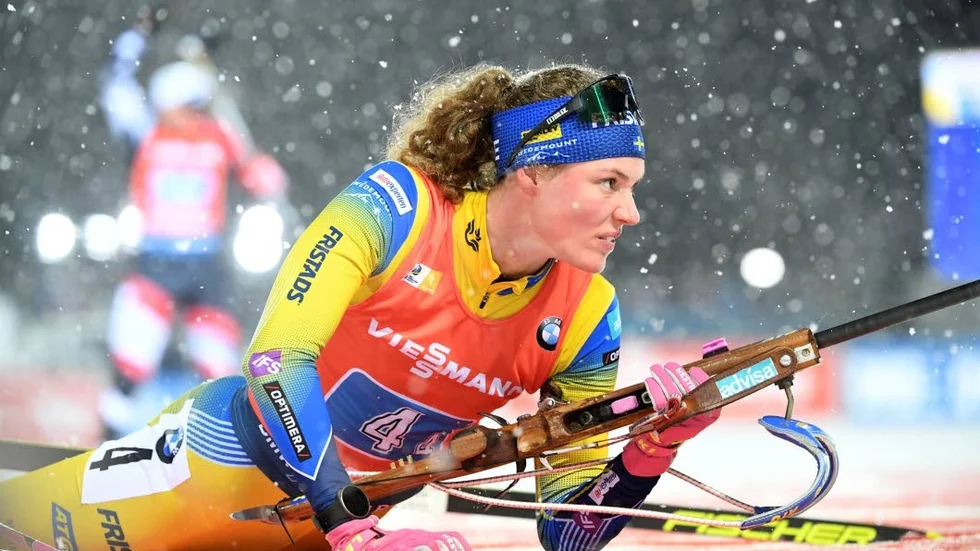 Hanna Öberg åkte och sköt sista sträckan för Sverige.