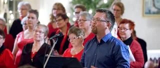 Tre körer spred julstämning i kyrkan
