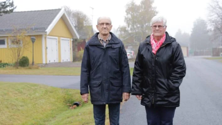Hälsar på. Då och då hälsar makarna Birger och Agneta Isaksson på varsin ensam, äldre person. Ett engagemang som betyder mycket och inte alls är betungande.