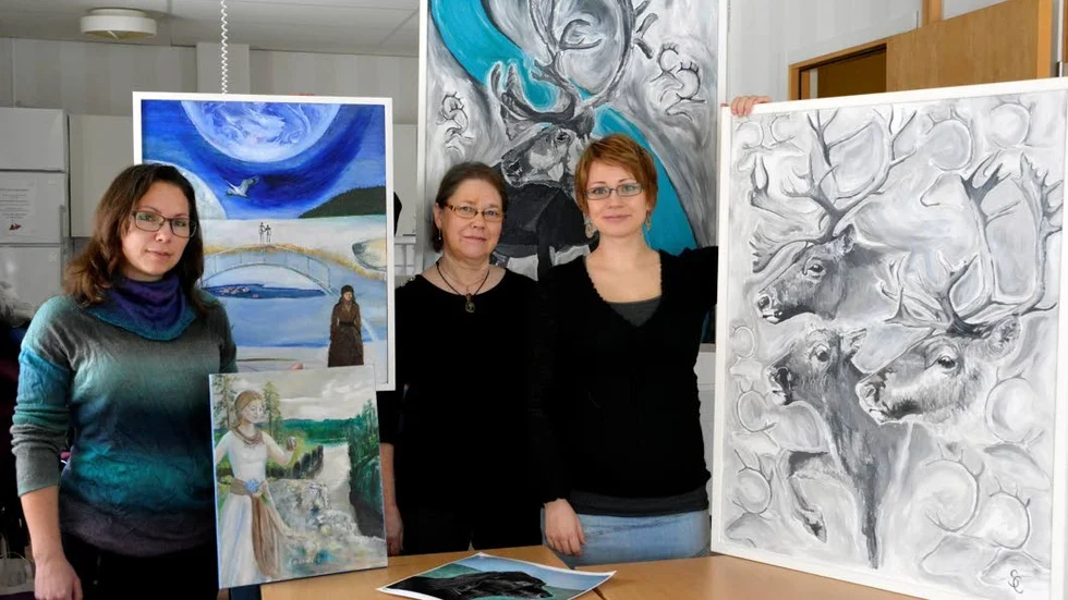 Kreativitet på flera områden visar Laila Granström, Barbro Bäcklund och Sofia Callin med sin utställning på Vuxenskolan under vintermarknaden.