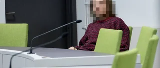 Blodigt knivdåd i rätten
