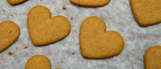 Juldessert med pepparkakor och lingon