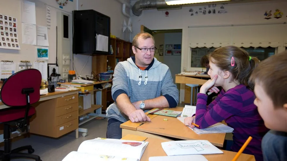 "Det är svårt att säga varför perrsonal hade torr hud, stickande ögon, krasslig hals och huvudvärk. Men efter att golvet blev utbytt har snacket om det försvunnit", säger skyddsombudet Johan Öberg.