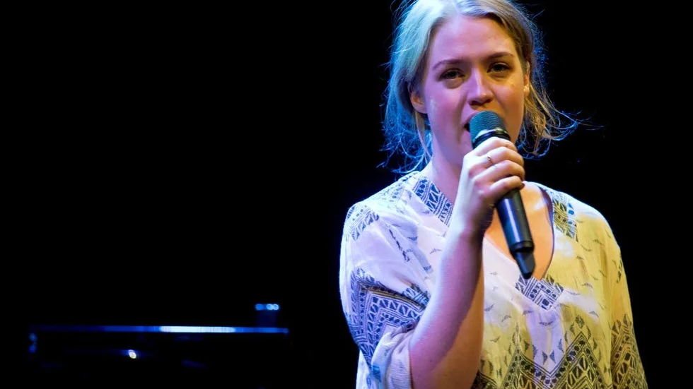 Vilde Moberg sjöng en cover på Tom Waits låt "Christmas card from a hooker in Minneapolis".