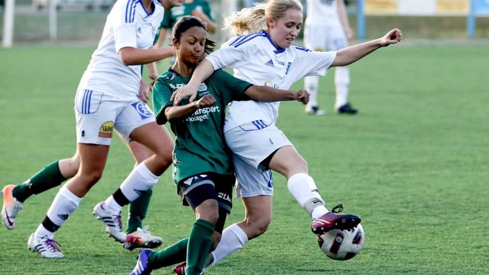 Sanna Karlsson gjorde båda målen för Storfors i derbyt mot Öjebyn. (Arkivbild)
