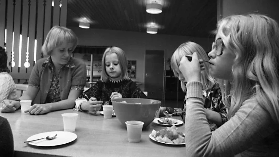 ”Mysstund” på fritidshemmet i Öjebyn. Här ses Anna Boman, Cecilia Anderson, Pia Lindmark och fritidspedagog Elisabeth Wikdahl (20/9)