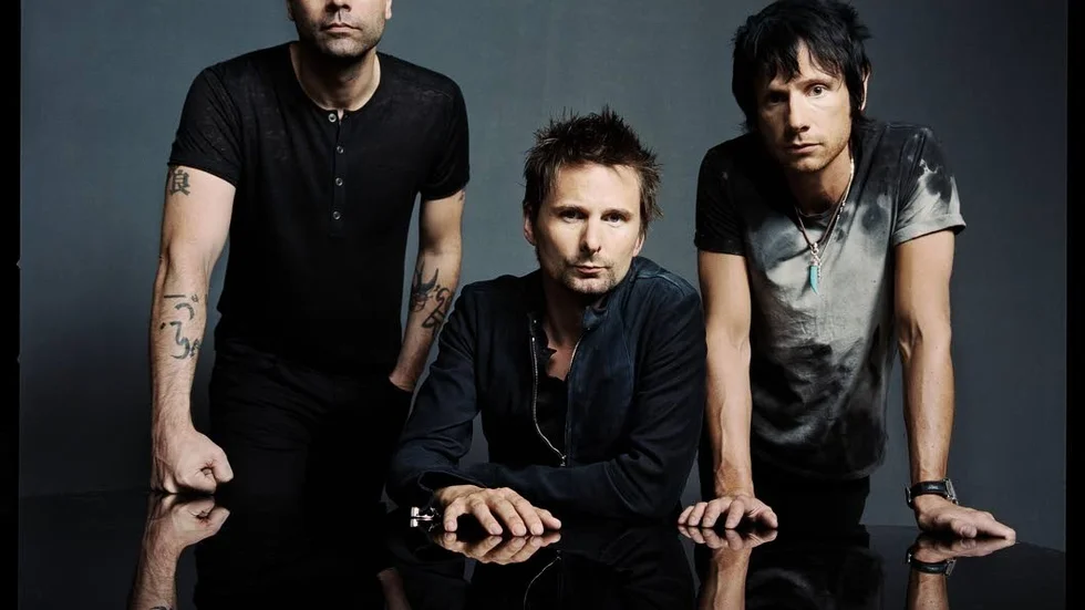 Muse är ett av 00-talets största rockband. Gruppen utgörs av Dominic Howard, Chris Wolstenholme och Matthew Bellamy.
Foto: Pressbild