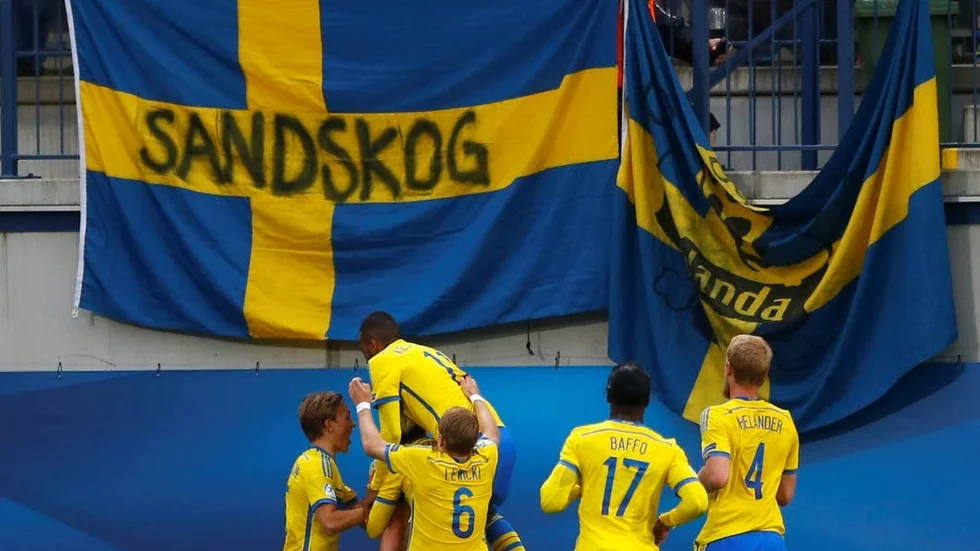 Fortsätter den blågula festen eller tar det slut mot Danmark på lördag?