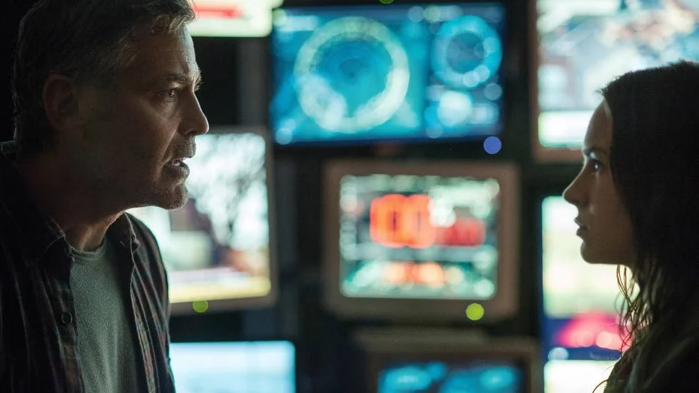 Energiska Britt Robertson och en ovanligt grinig George Cooney spelar huvudrollerna i Tomorrowland: A world beyond, där planetens öde står på spel.
Foto: Kimberley French