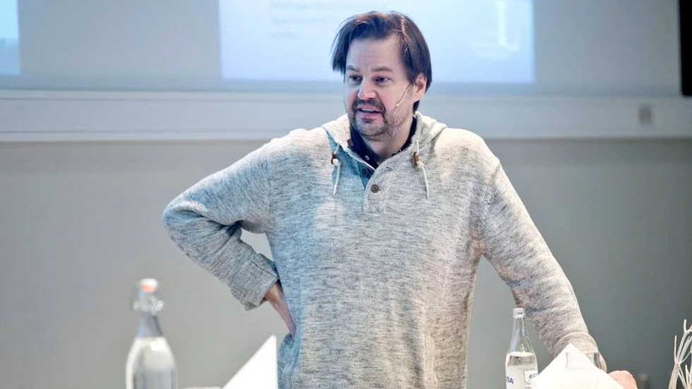 Peter Mattei fick ett dragspel av sin morfar när han var liten och en orgel av mamma och pappa. Han spelade på gehör och hela familjen sjöng mycket..