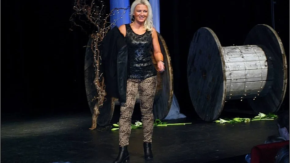 Erika Markusson var en av modellerna på catwalken när Röda Korset i Arvidsjaur ordnade med modeshow till förmån för Världens Barn.
