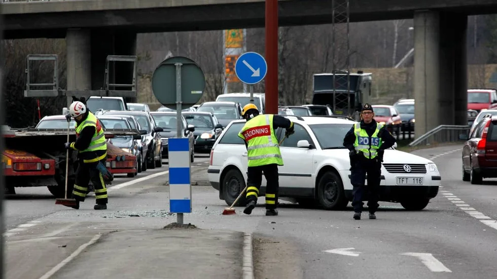 2012-05-10
En person skadades lindrigt efter en kollision i den farliga korsningen vid E4-viadukten. Den andra bilisten var oskadd. (Arkivbild)