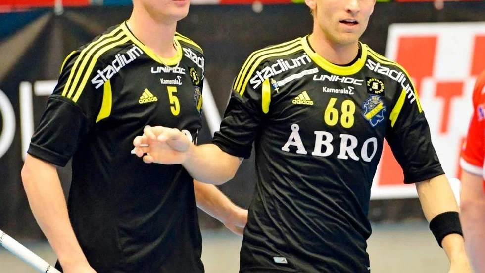 Robin Landberg (t h) spelar just nu SM-slutspel med sitt AIK.