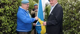 Tre veteraner i basker blå